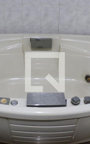 Casa à venda com 450m², 5 quartos e 5 vagasBanheiro da Suíte