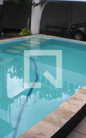 Casa à venda com 450m², 5 quartos e 5 vagasPiscina