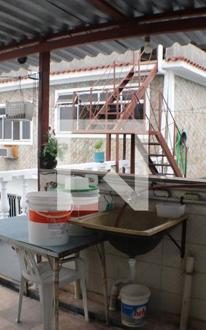 Casa à venda com 450m², 5 quartos e 5 vagasÁrea de Serviço 2