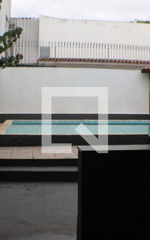 Casa à venda com 450m², 5 quartos e 5 vagasPiscina