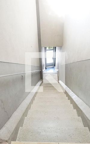 Apartamento para alugar com 80m², 2 quartos e sem vaga Apartamento para alugar com 80m², 2 quartos e sem vagaEscada de entrada