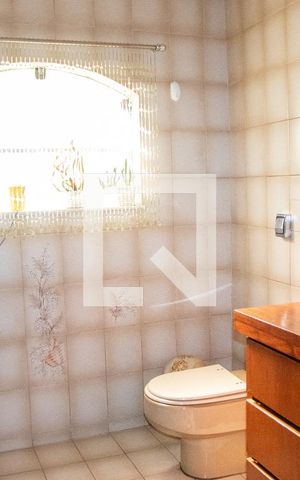 Casa à venda com 360m², 3 quartos e 6 vagasBanheiro 4