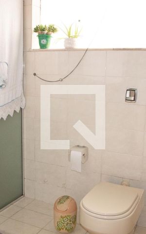 Casa à venda com 360m², 3 quartos e 6 vagasBanheiro do Quarto 1