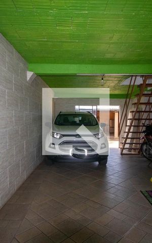 Casa à venda com 160m², 3 quartos e 5 vagas Casa à venda com 160m², 3 quartos e 5 vagasGaragem