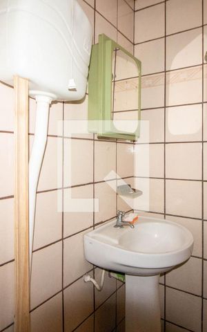 Casa à venda com 160m², 3 quartos e 5 vagas Casa à venda com 160m², 3 quartos e 5 vagasÁrea Gourmet - banheiro