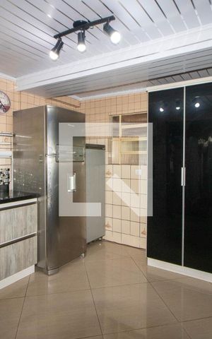 Casa à venda com 160m², 3 quartos e 5 vagas Casa à venda com 160m², 3 quartos e 5 vagasCozinha