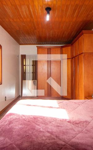 Casa à venda com 160m², 3 quartos e 5 vagas Casa à venda com 160m², 3 quartos e 5 vagasQuarto