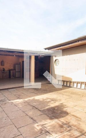Casa à venda com 160m², 3 quartos e 5 vagas Casa à venda com 160m², 3 quartos e 5 vagasÁrea Externa