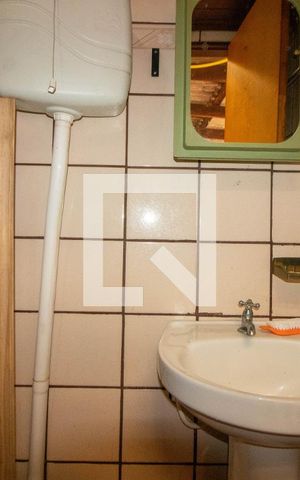 Casa à venda com 160m², 3 quartos e 5 vagas Casa à venda com 160m², 3 quartos e 5 vagasÁrea Gourmet - banheiro