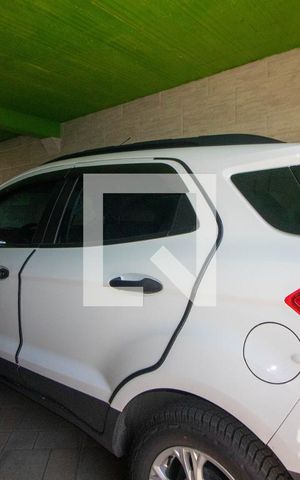 Casa à venda com 160m², 3 quartos e 5 vagas Casa à venda com 160m², 3 quartos e 5 vagasGaragem
