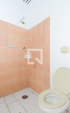 Casa de condomínio para alugar com 34m², 1 quarto e sem vagaBanheiro