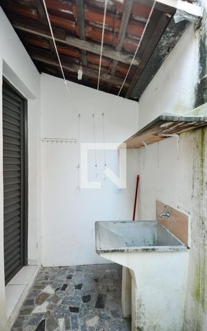 Casa de condomínio para alugar com 34m², 1 quarto e sem vagaÁrea de Serviço