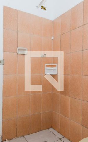 Casa de condomínio para alugar com 34m², 1 quarto e sem vagaBanheiro