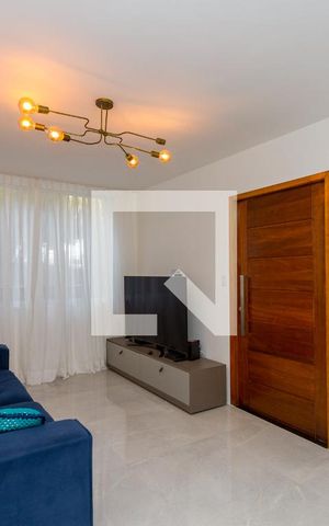 Casa para alugar com 160m², 3 quartos e 2 vagas Casa para alugar com 160m², 3 quartos e 2 vagasSala