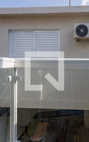 Casa para alugar com 160m², 3 quartos e 2 vagas Casa para alugar com 160m², 3 quartos e 2 vagasVaranda da Suíte 1