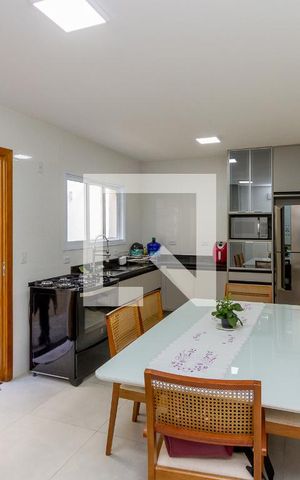 Casa para alugar com 160m², 3 quartos e 2 vagas Casa para alugar com 160m², 3 quartos e 2 vagasCozinha