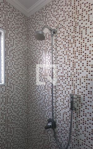 Casa à venda com 156m², 2 quartos e 2 vagasBanheiro