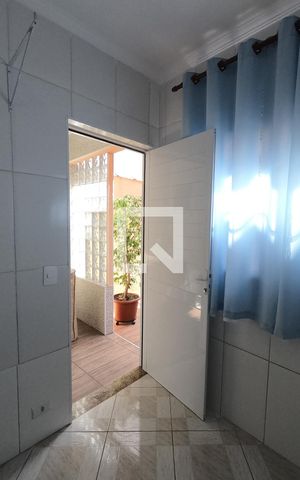Casa à venda com 156m², 2 quartos e 2 vagasQuarto de Serviço