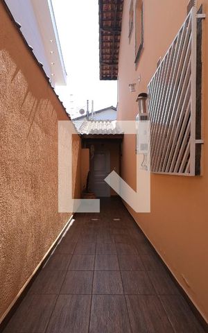Casa à venda com 156m², 2 quartos e 2 vagasCorredor Externo