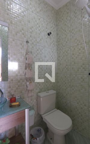Casa à venda com 156m², 2 quartos e 2 vagasBanheiro de Serviço