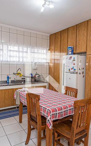 Casa à venda com 203m², 2 quartos e 5 vagas Casa à venda com 203m², 2 quartos e 5 vagasCozinha