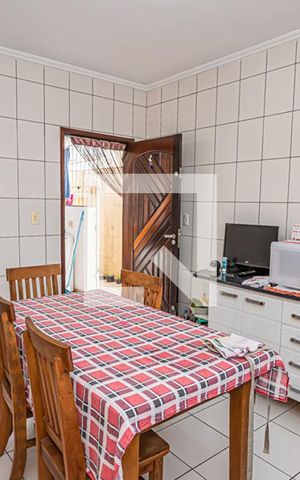 Casa à venda com 203m², 2 quartos e 5 vagas Casa à venda com 203m², 2 quartos e 5 vagasCozinha