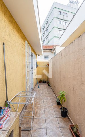 Casa à venda com 203m², 2 quartos e 5 vagas Casa à venda com 203m², 2 quartos e 5 vagasCorredor