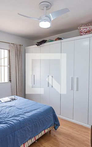 Casa à venda com 203m², 2 quartos e 5 vagas Casa à venda com 203m², 2 quartos e 5 vagasQuarto