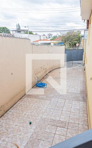 Casa à venda com 203m², 2 quartos e 5 vagas Casa à venda com 203m², 2 quartos e 5 vagasQuintal