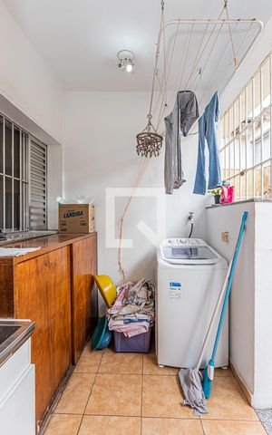 Casa à venda com 203m², 2 quartos e 5 vagas Casa à venda com 203m², 2 quartos e 5 vagasÁrea de Serviço
