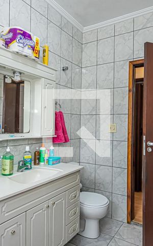 Casa à venda com 203m², 2 quartos e 5 vagas Casa à venda com 203m², 2 quartos e 5 vagasBanheiro Social