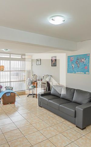 Casa à venda com 203m², 2 quartos e 5 vagas Casa à venda com 203m², 2 quartos e 5 vagasSala 2