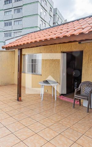 Casa à venda com 203m², 2 quartos e 5 vagas Casa à venda com 203m², 2 quartos e 5 vagasChurrasqueira