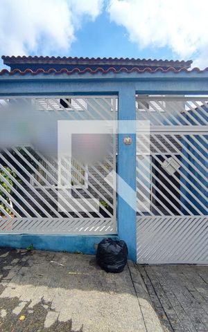 Casa à venda com 183m², 4 quartos e 4 vagas Casa à venda com 183m², 4 quartos e 4 vagasfachada