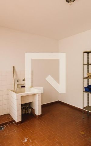 Casa para alugar com 154m², 2 quartos e 1 vaga Casa para alugar com 154m², 2 quartos e 1 vagaLavanderia