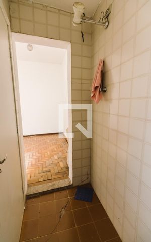 Casa para alugar com 154m², 2 quartos e 1 vaga Casa para alugar com 154m², 2 quartos e 1 vagaBanheiro de Serviço
