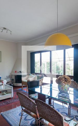 Casa à venda com 279m², 4 quartos e 4 vagas Casa à venda com 279m², 4 quartos e 4 vagasSala de Jantar