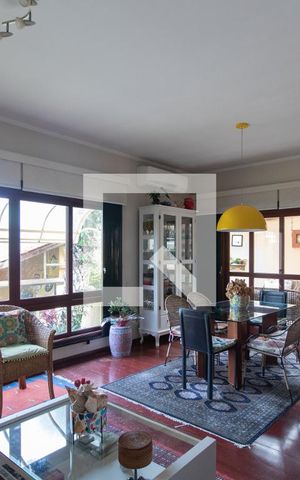 Casa à venda com 279m², 4 quartos e 4 vagas Casa à venda com 279m², 4 quartos e 4 vagasSala de Jantar