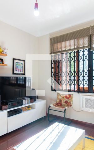 Casa à venda com 279m², 4 quartos e 4 vagas Casa à venda com 279m², 4 quartos e 4 vagasQuarto 2