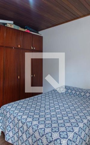 Casa à venda com 279m², 4 quartos e 4 vagas Casa à venda com 279m², 4 quartos e 4 vagasQuarto