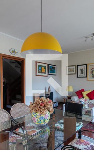 Casa à venda com 279m², 4 quartos e 4 vagas Casa à venda com 279m², 4 quartos e 4 vagasSala de Jantar