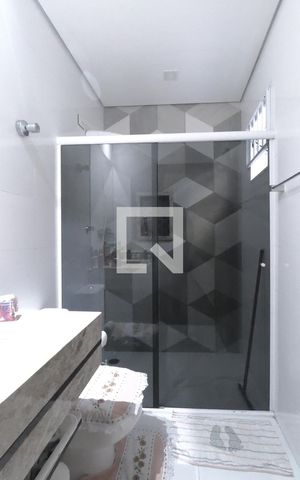 Casa à venda com 300m², 3 quartos e 5 vagasBanheiro da Suíte 2