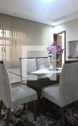 Casa à venda com 300m², 3 quartos e 5 vagasSala