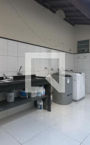 Casa à venda com 300m², 3 quartos e 5 vagasÁrea de Serviço