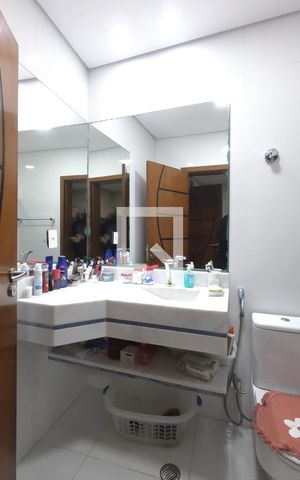 Casa à venda com 300m², 3 quartos e 5 vagasBanheiro da Suíte 1