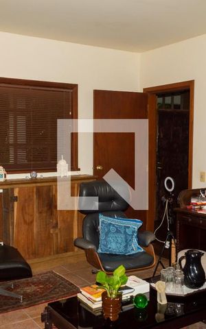 Casa de condomínio à venda com 500m², 5 quartos e 3 vagas Casa de condomínio à venda com 500m², 5 quartos e 3 vagasQuarto