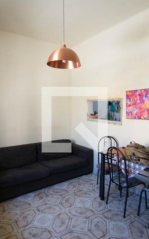 Casa à venda com 100m², 1 quarto e 2 vagas Casa à venda com 100m², 1 quarto e 2 vagasSala