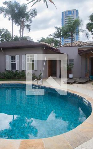 Casa à venda com 1000m², 7 quartos e 5 vagasPiscina