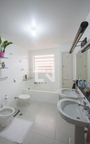 Casa à venda com 1000m², 7 quartos e 5 vagasBanheiro Suíte 3