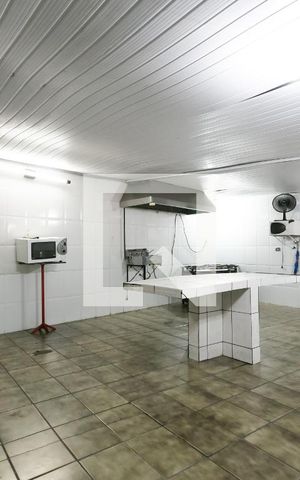 Casa à venda com 760m², 4 quartos e 2 vagas Casa à venda com 760m², 4 quartos e 2 vagasSalão de Festas